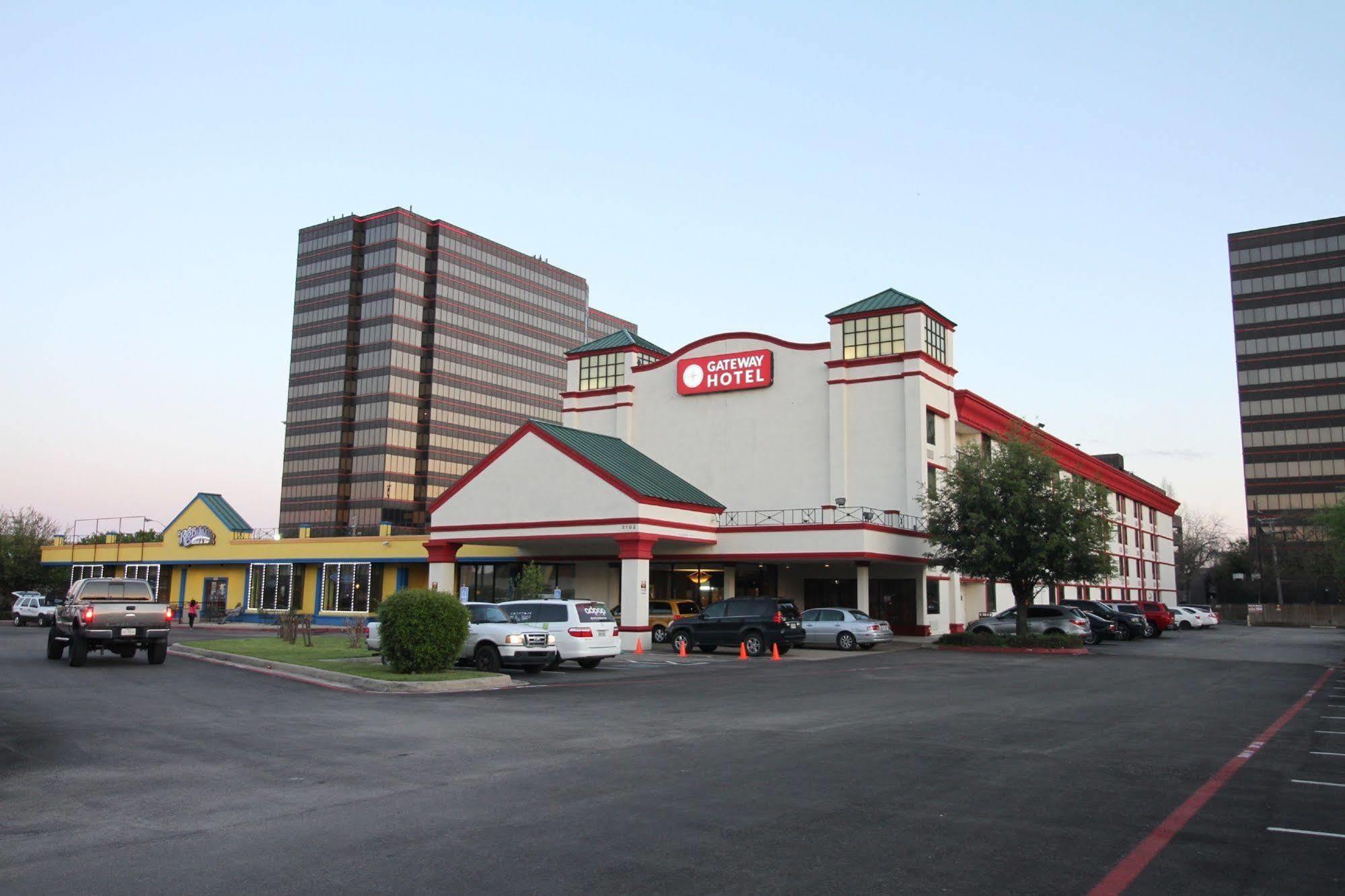 Gateway Hotel Dallas Park Central Exterior foto